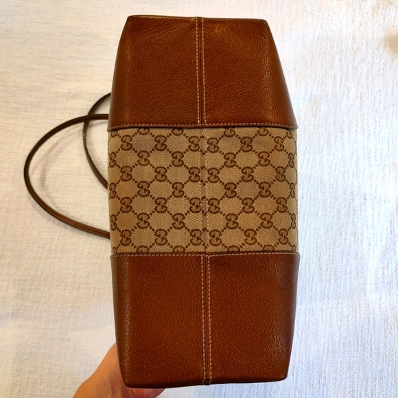 Gucci Bree Dome Tote Bag Brown Leather Cream Canvas Double Straps Zip Closure - Picture 9 of 16